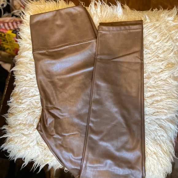 Light brown, faux leather legging. 7 for all mankind. Size M - Picture 1 of 3